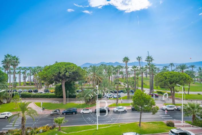 Image No.19-3 Bed Apartment for sale