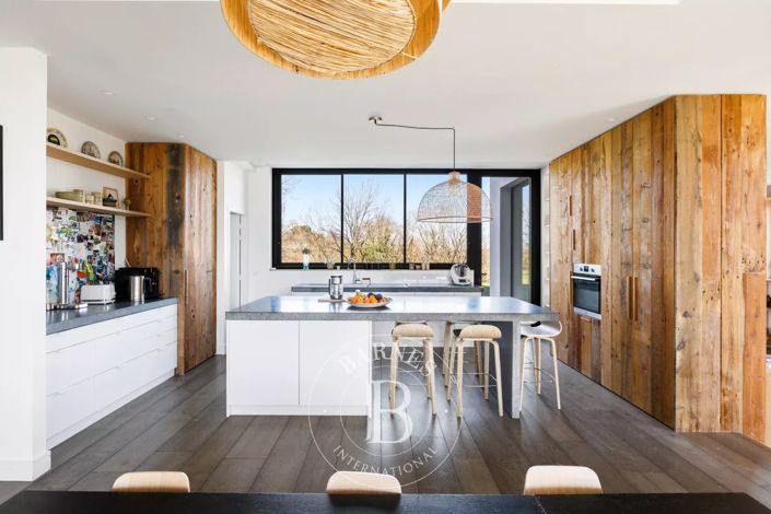 Image No.12-5 Bed House for sale