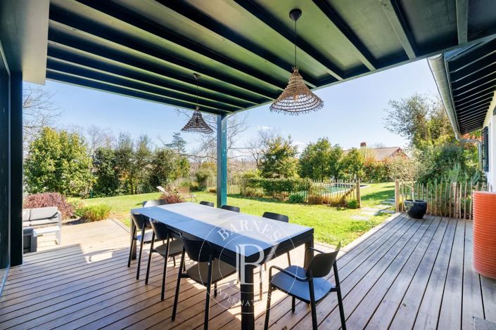 Image No.5-5 Bed House for sale