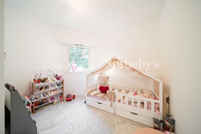 Image No.11-5 Bed Apartment for sale