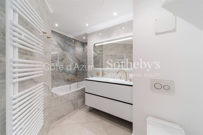 Image No.12-5 Bed Apartment for sale