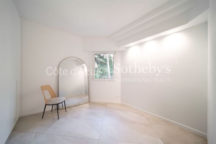 Image No.13-5 Bed Apartment for sale