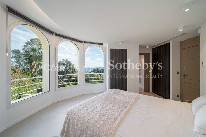 Image No.16-5 Bed Apartment for sale