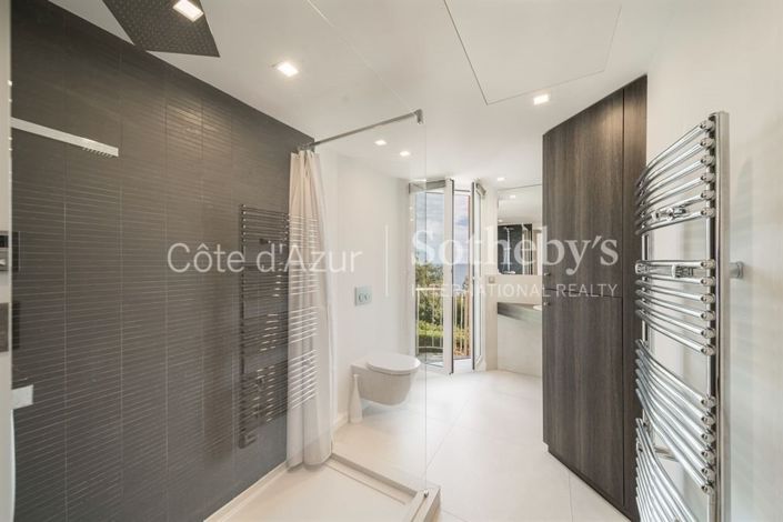 Image No.17-5 Bed Apartment for sale