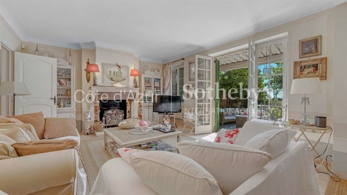 Image No.10-8 Bed House for sale