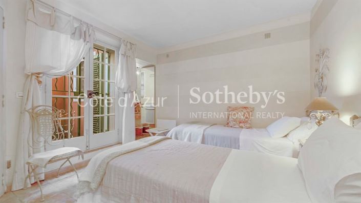 Image No.13-8 Bed House for sale