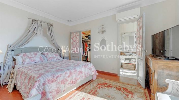 Image No.15-8 Bed House for sale