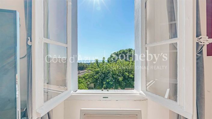 Image No.16-8 Bed House for sale