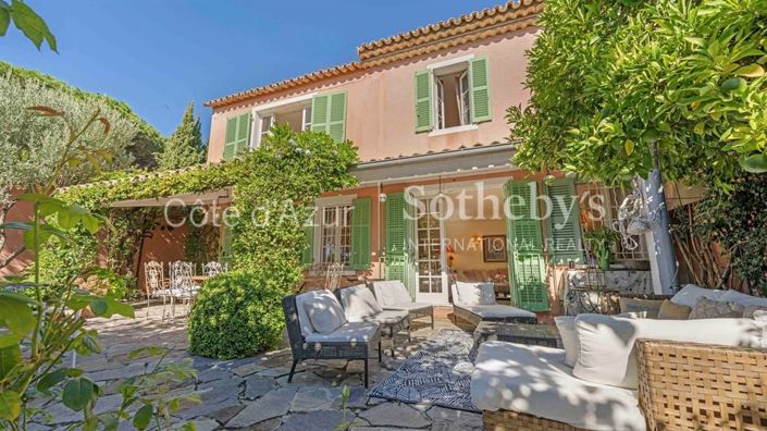 Image No.6-8 Bed House for sale