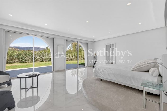 Image No.11-7 Bed House for sale