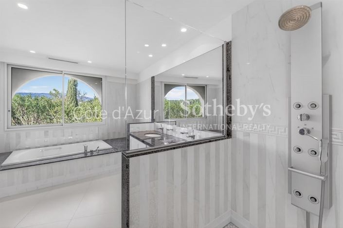 Image No.12-Propriété de 7 chambres à vendre à Mouans-Sartoux