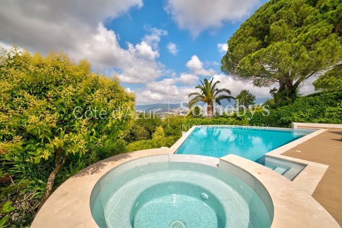 Image No.15-7 Bed Property for sale