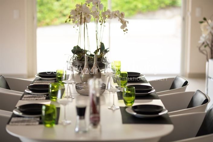 Image No.7-7 Bed Property for sale