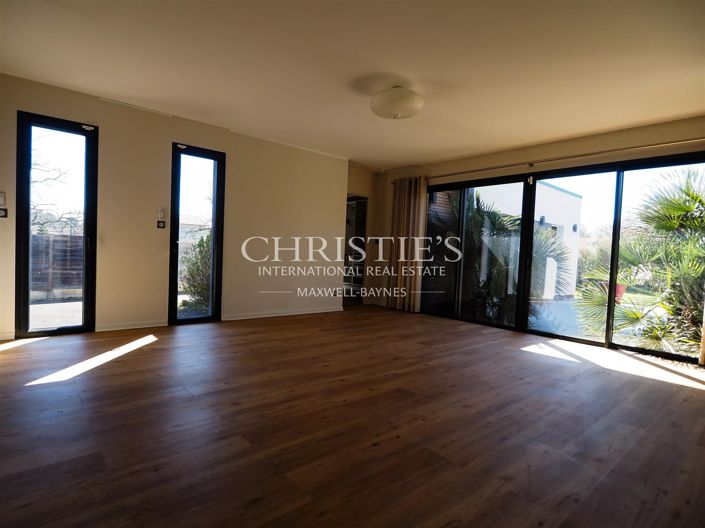 Image No.11-4 Bed House for sale