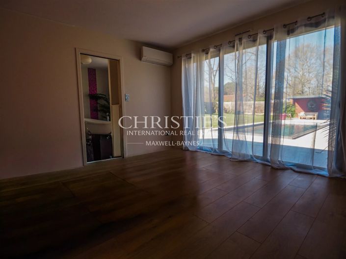 Image No.13-4 Bed House for sale