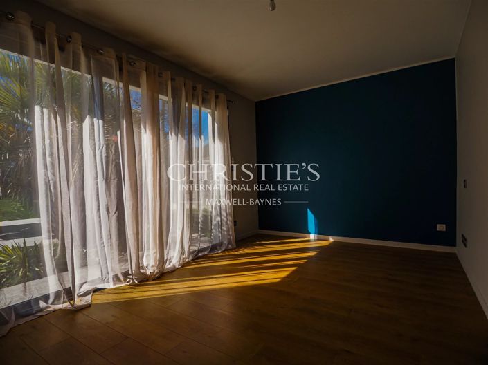 Image No.16-4 Bed House for sale