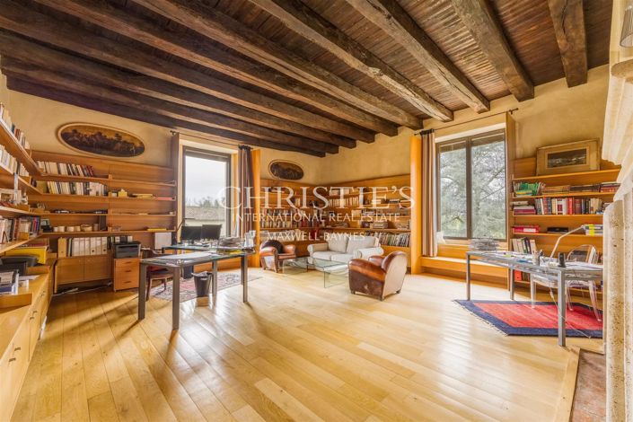 Image No.17-11 Bed House for sale