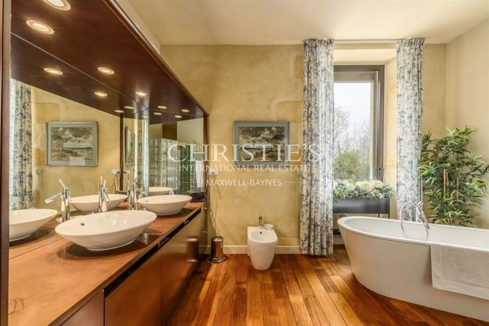 Image No.19-11 Bed House for sale