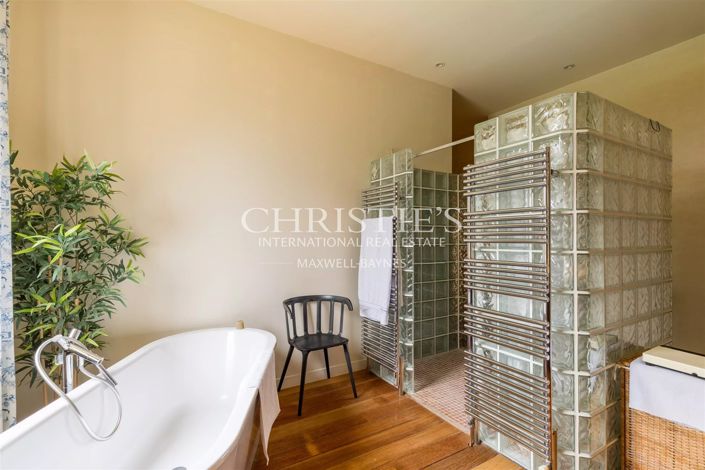 Image No.20-11 Bed House for sale