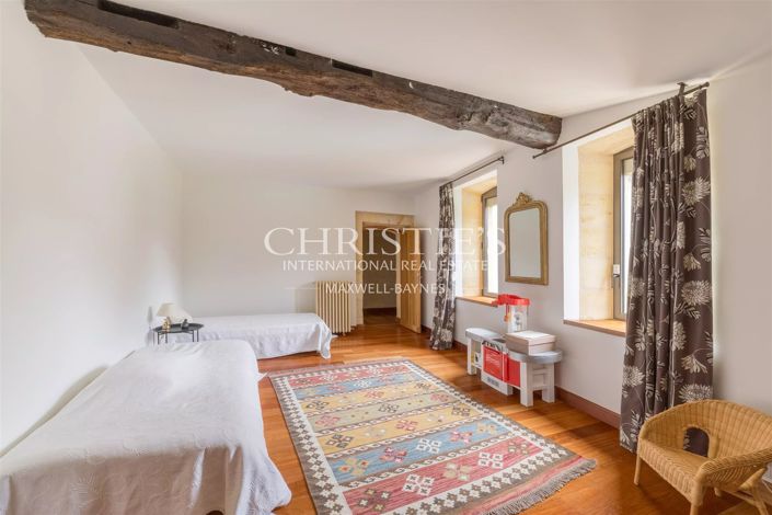 Image No.23-11 Bed House for sale