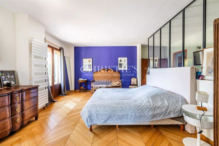 Image No.8-7 Bed House for sale