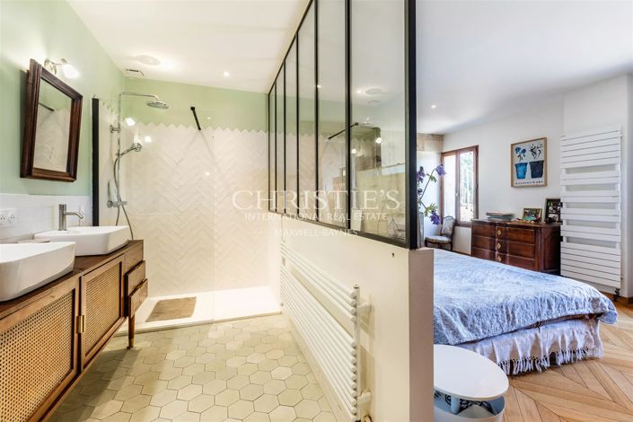 Image No.9-7 Bed House for sale