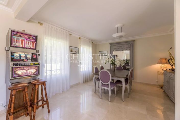 Image No.12-4 Bed House for sale