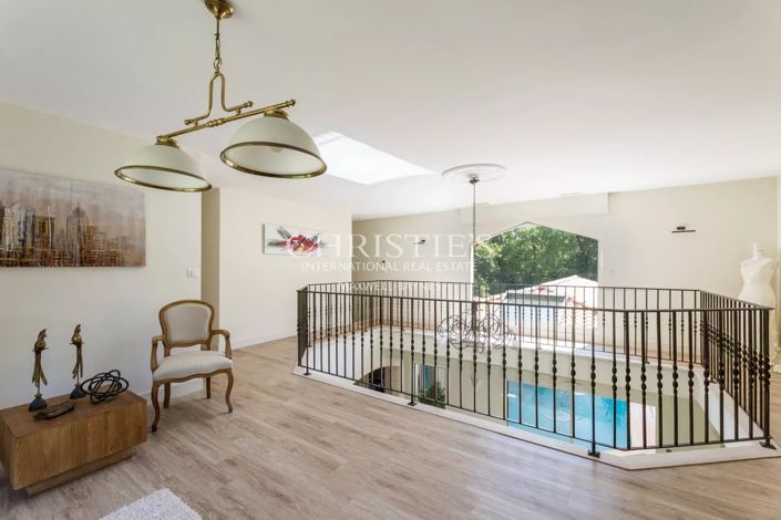 Image No.15-4 Bed House for sale