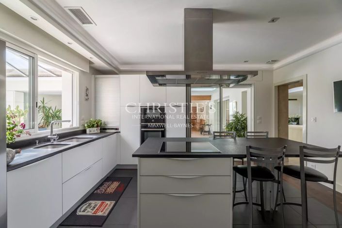 Image No.19-4 Bed House for sale