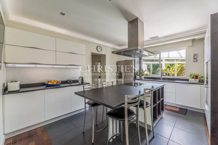 Image No.20-4 Bed House for sale