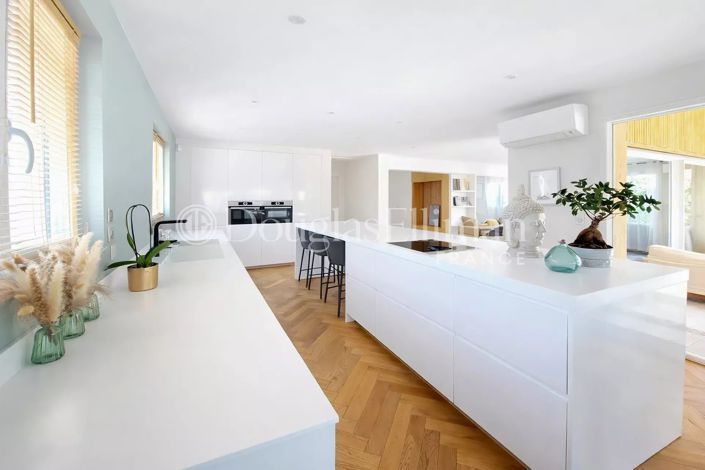 Image No.5-House for sale