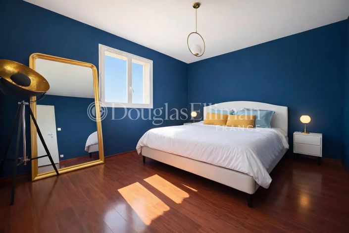 Image No.6-House for sale