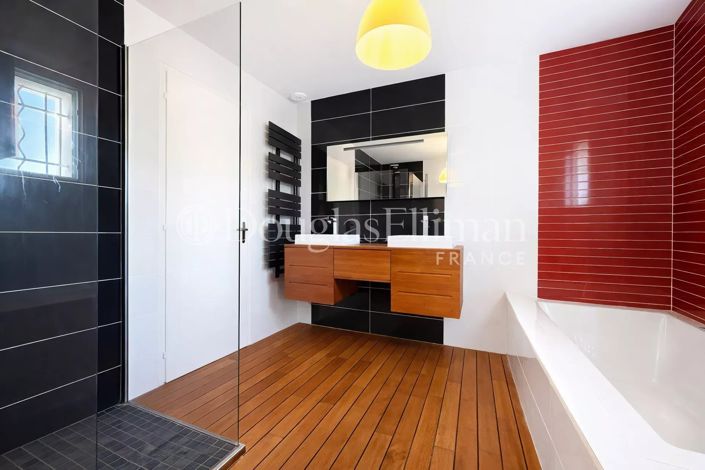 Image No.7-House for sale