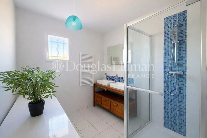 Image No.9-House for sale