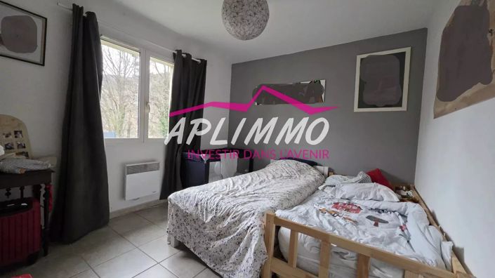 Image No.8-5 Bed House for sale