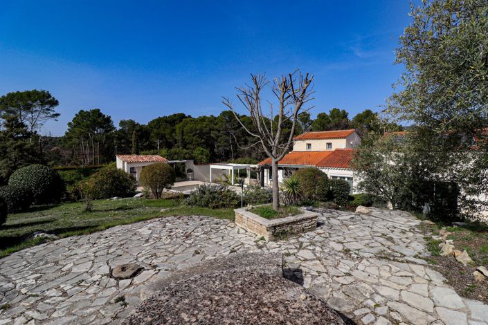 Image No.10-5 Bed House for sale