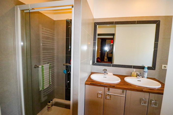 Image No.29-5 Bed House for sale