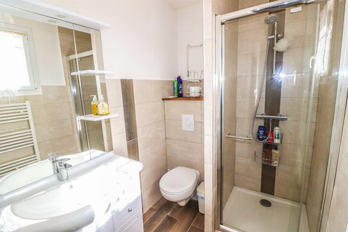 Image No.30-5 Bed House for sale