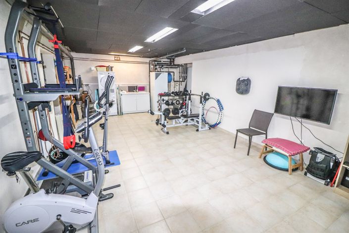 Image No.32-5 Bed House for sale