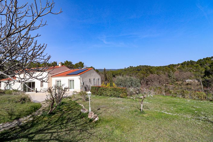 Image No.9-5 Bed House for sale