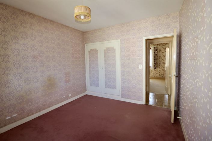Image No.10-3 Bed House for sale