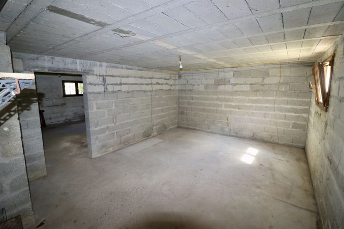 Image No.16-3 Bed House for sale
