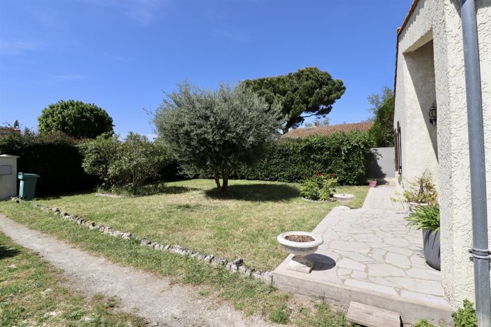 Image No.17-3 Bed House for sale
