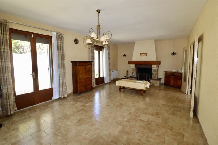 Image No.2-3 Bed House for sale
