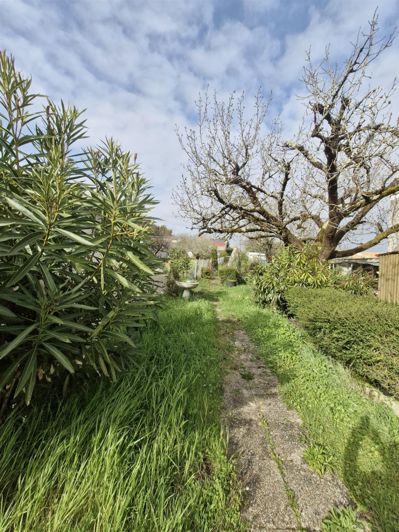 Image No.11-3 Bed House for sale