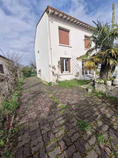 Image No.16-3 Bed House for sale