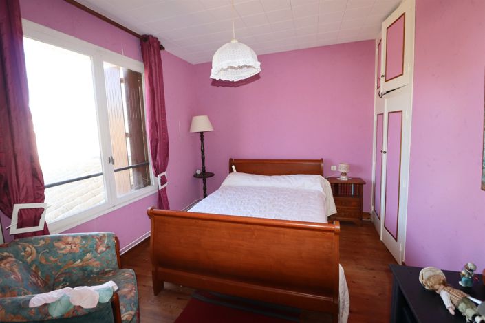 Image No.9-3 Bed House for sale