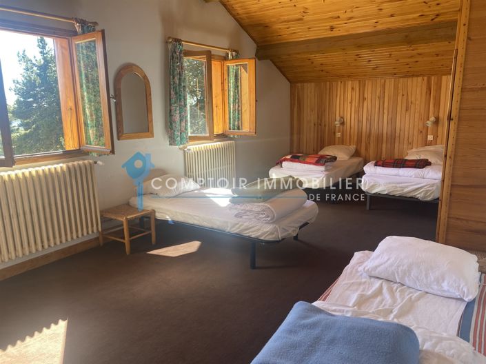 Image No.12-5 Bed House for sale