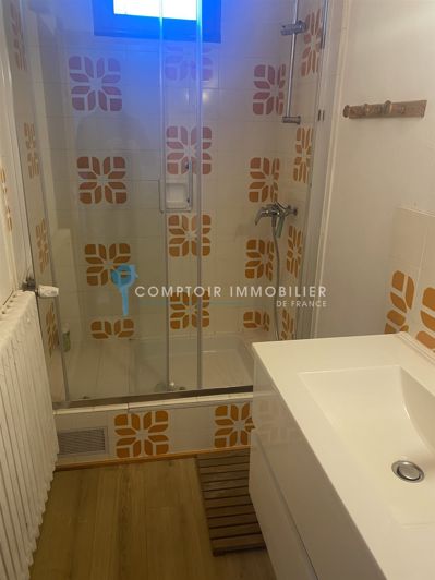 Image No.8-5 Bed House for sale