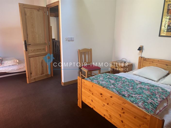 Image No.9-5 Bed House for sale